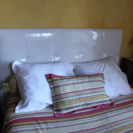 L'ancien Presbytere La Rucheliere 3* Contigne